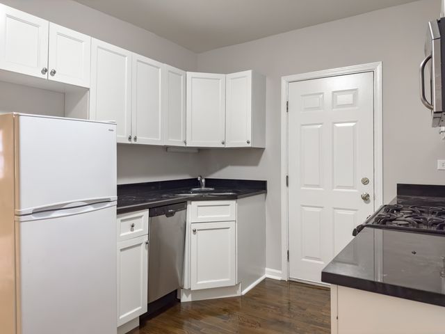 5746 N Winthrop Avenue 203, Chicago, IL 60660