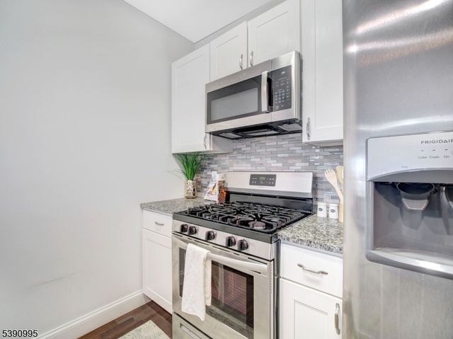 90 Clinton Ave 403, Newark City, NJ 07114