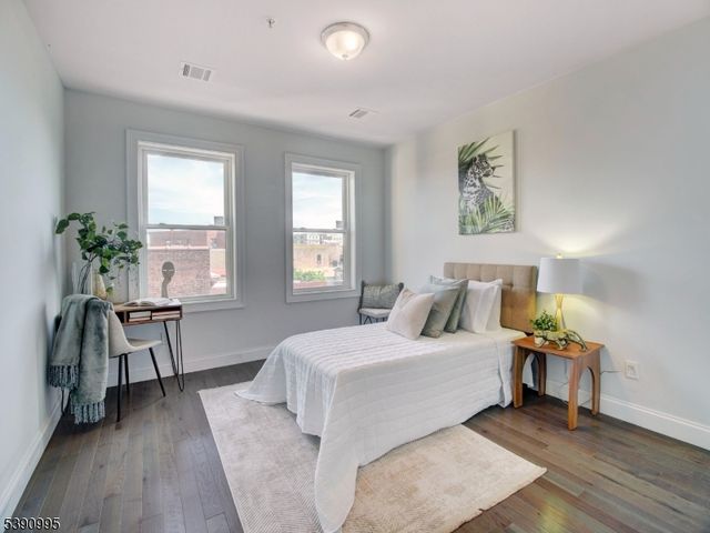 90 Clinton Ave 403, Newark City, NJ 07114