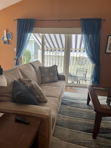 1875 Woodview CIRCLE, Port Washington, WI 53074