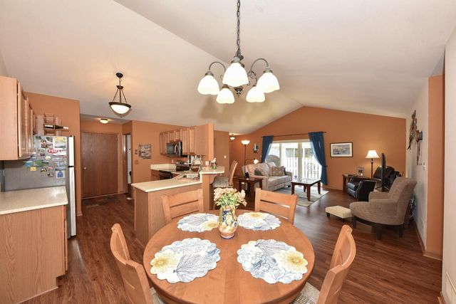 1875 Woodview CIRCLE, Port Washington, WI 53074