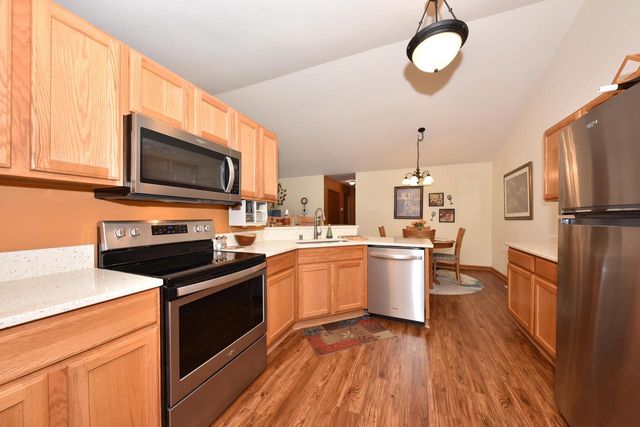 1875 Woodview CIRCLE, Port Washington, WI 53074