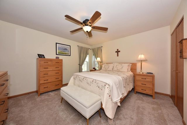 1875 Woodview CIRCLE, Port Washington, WI 53074