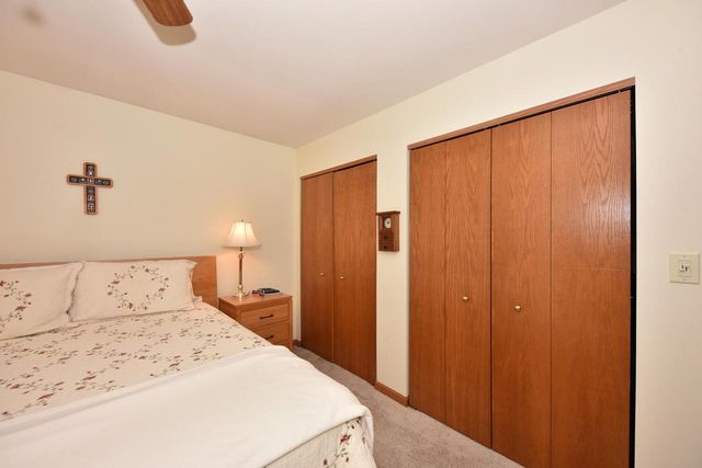 1875 Woodview CIRCLE, Port Washington, WI 53074