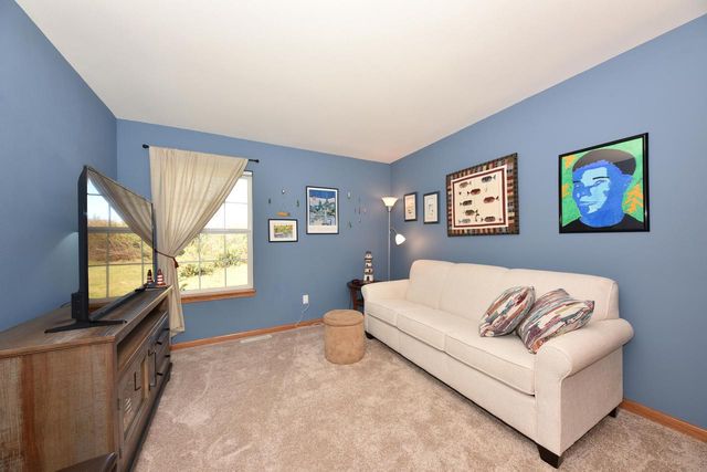 1875 Woodview CIRCLE, Port Washington, WI 53074