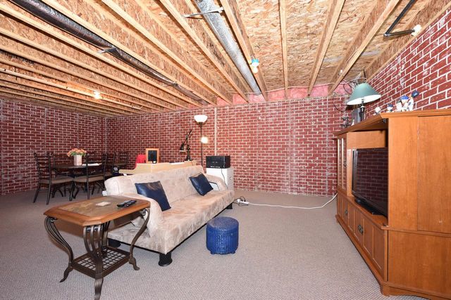 1875 Woodview CIRCLE, Port Washington, WI 53074