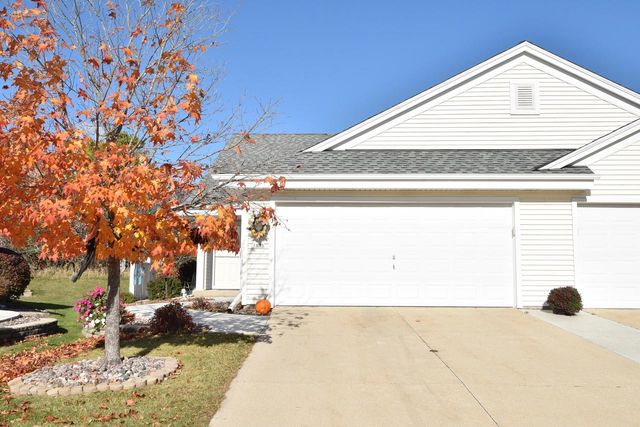 1875 Woodview CIRCLE, Port Washington, WI 53074
