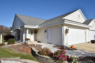 1875 Woodview CIRCLE, Port Washington, WI 53074