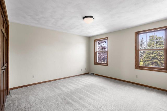 2421 W TWIN WILLOWS DRIVE, Appleton, WI 54914