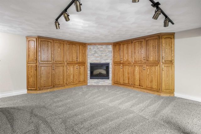 2421 W TWIN WILLOWS DRIVE, Appleton, WI 54914