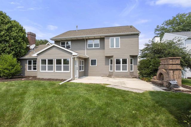 2421 W TWIN WILLOWS DRIVE, Appleton, WI 54914