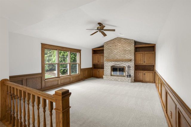 2421 W TWIN WILLOWS DRIVE, Appleton, WI 54914