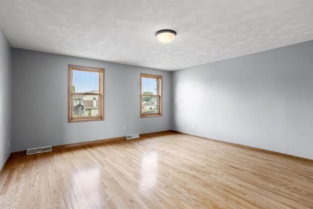 2421 W TWIN WILLOWS DRIVE, Appleton, WI 54914