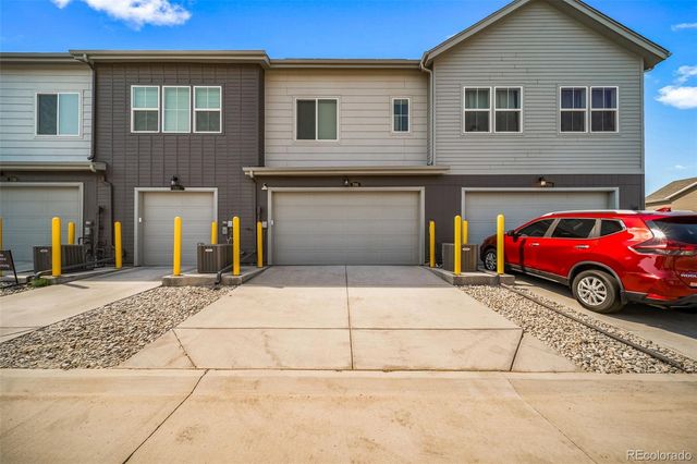 746 N Bersshine Court, Watkins, CO 80137