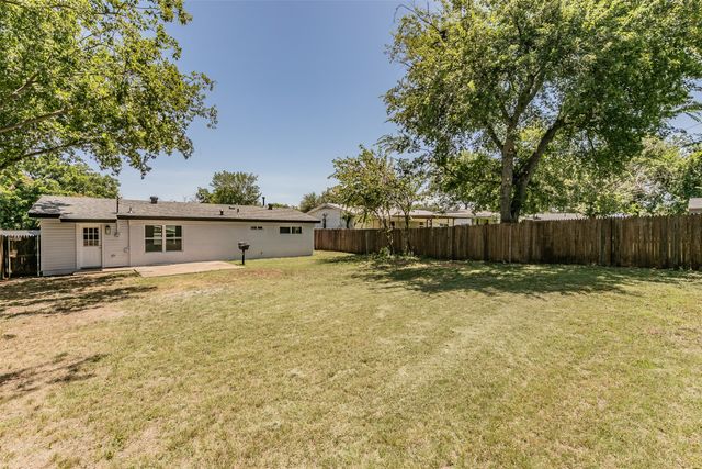 5704 Westcrest Drive, Fort Worth, TX 76134
