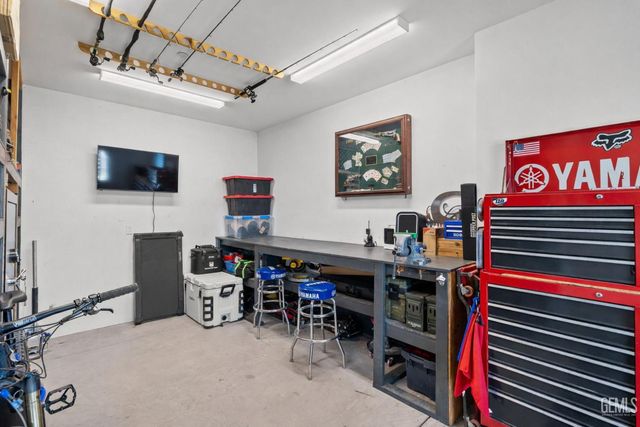 419 Diamond Street, Taft, CA 93268