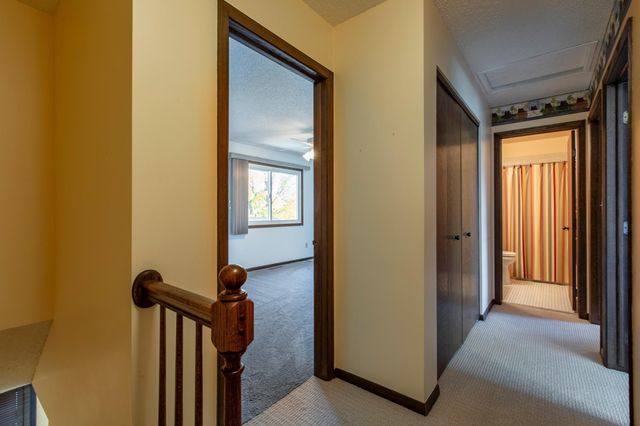 1654 Meadow Circle SE, Rochester, MN 55904