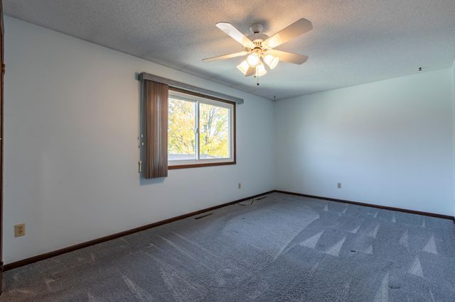 1654 Meadow Circle SE, Rochester, MN 55904