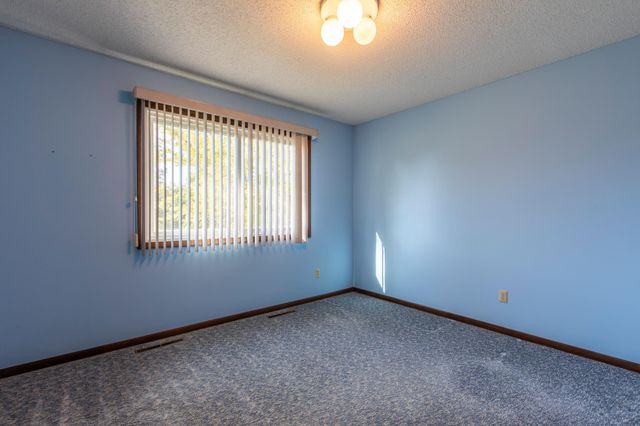 1654 Meadow Circle SE, Rochester, MN 55904