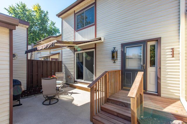 1654 Meadow Circle SE, Rochester, MN 55904