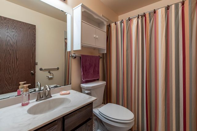 1654 Meadow Circle SE, Rochester, MN 55904