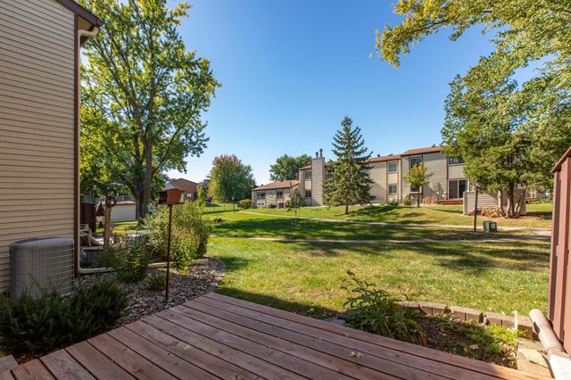 1654 Meadow Circle SE, Rochester, MN 55904