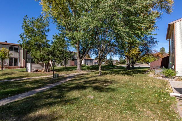 1654 Meadow Circle SE, Rochester, MN 55904