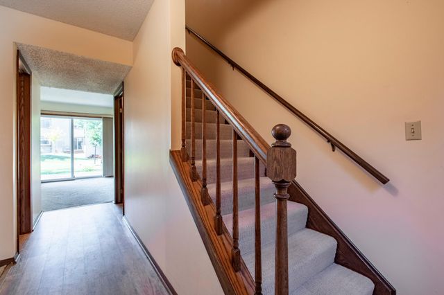 1654 Meadow Circle SE, Rochester, MN 55904