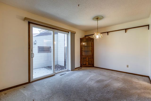 1654 Meadow Circle SE, Rochester, MN 55904