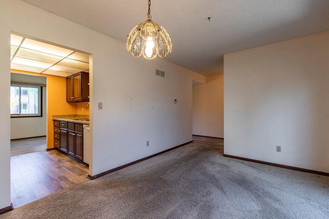 1654 Meadow Circle SE, Rochester, MN 55904