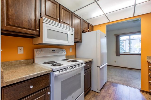 1654 Meadow Circle SE, Rochester, MN 55904