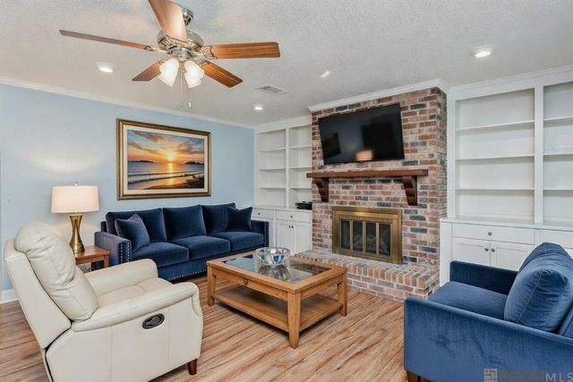 14162 Forest Glen Ln, Livingston, LA 70785