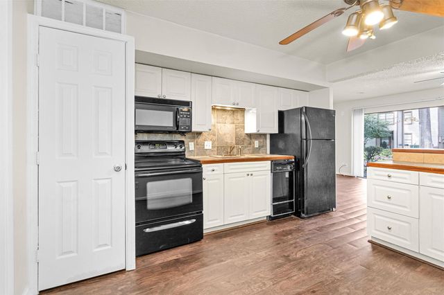 12900 Walden Road 513, Montgomery, TX 77356