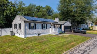 60 Maitland St, Fairhaven, MA 02719