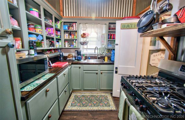 976 E Summit Street, Muskogee, OK 74403