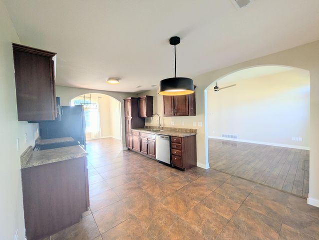2601 QUARTZ LN, Columbia, MO 65202