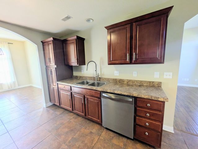 2601 QUARTZ LN, Columbia, MO 65202