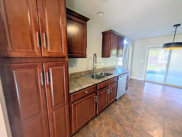 2601 QUARTZ LN, Columbia, MO 65202