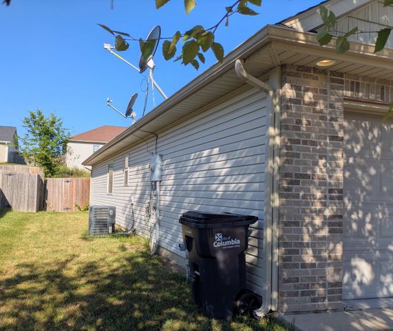 2601 QUARTZ LN, Columbia, MO 65202