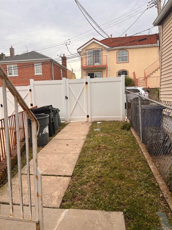 3085 Bevy Place, Bronx, NY 10465
