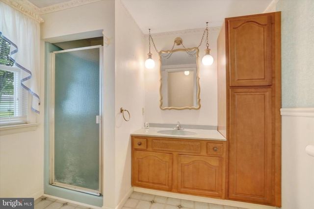 16 FOREST HILLS RD, Red Lion, PA 17356