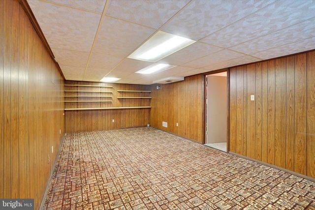 16 FOREST HILLS RD, Red Lion, PA 17356