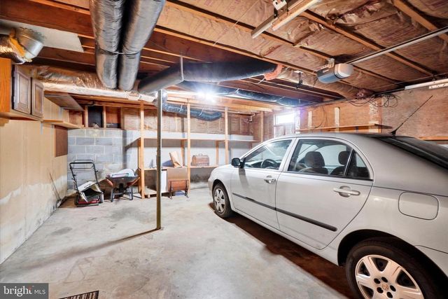 16 FOREST HILLS RD, Red Lion, PA 17356