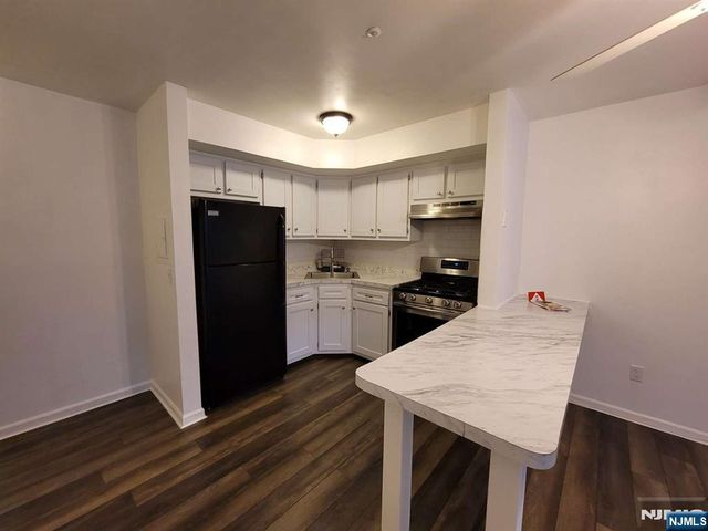 2004 Hawthorne Lane, Mahwah, NJ 07430