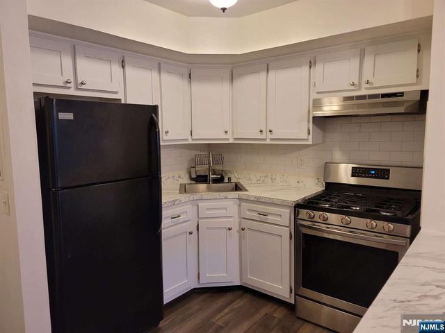 2004 Hawthorne Lane, Mahwah, NJ 07430