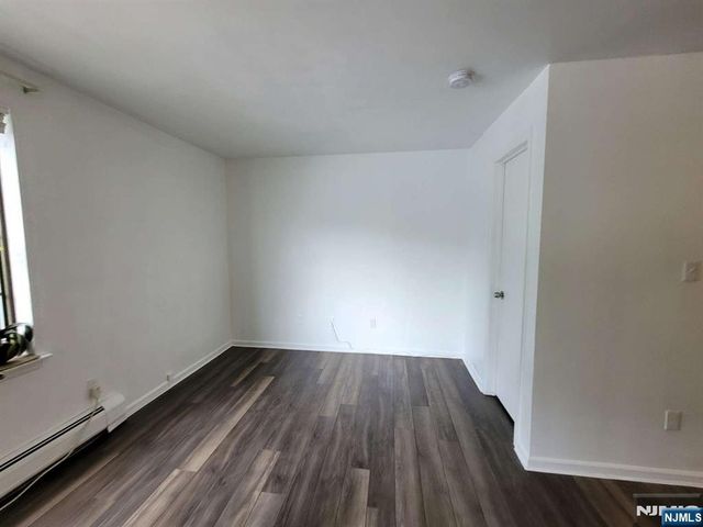 2004 Hawthorne Lane, Mahwah, NJ 07430
