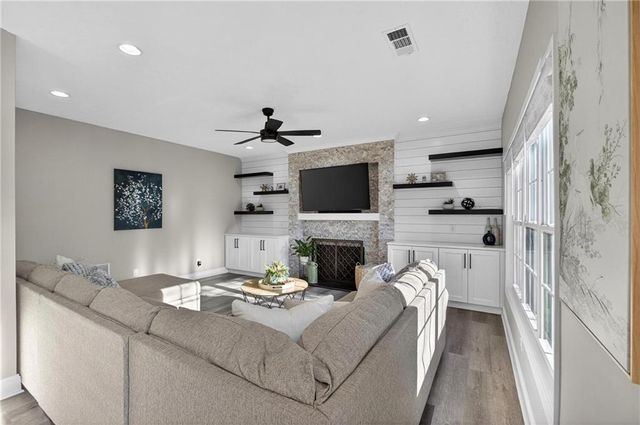 3423 Cascade Ive Drive, Buford, GA 30519
