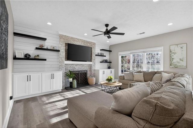3423 Cascade Ive Drive, Buford, GA 30519