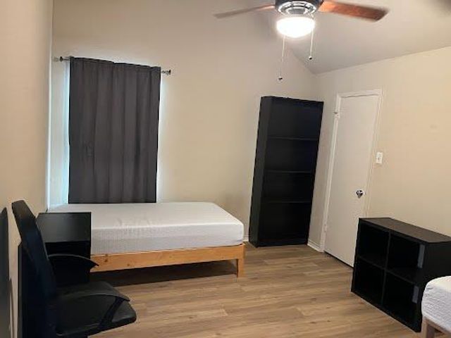 2311 Nueces ST 301, Austin, TX 78705