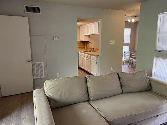 2311 Nueces ST 301, Austin, TX 78705